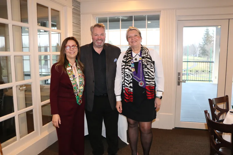 Chef Evan Thur with Chaîne officers